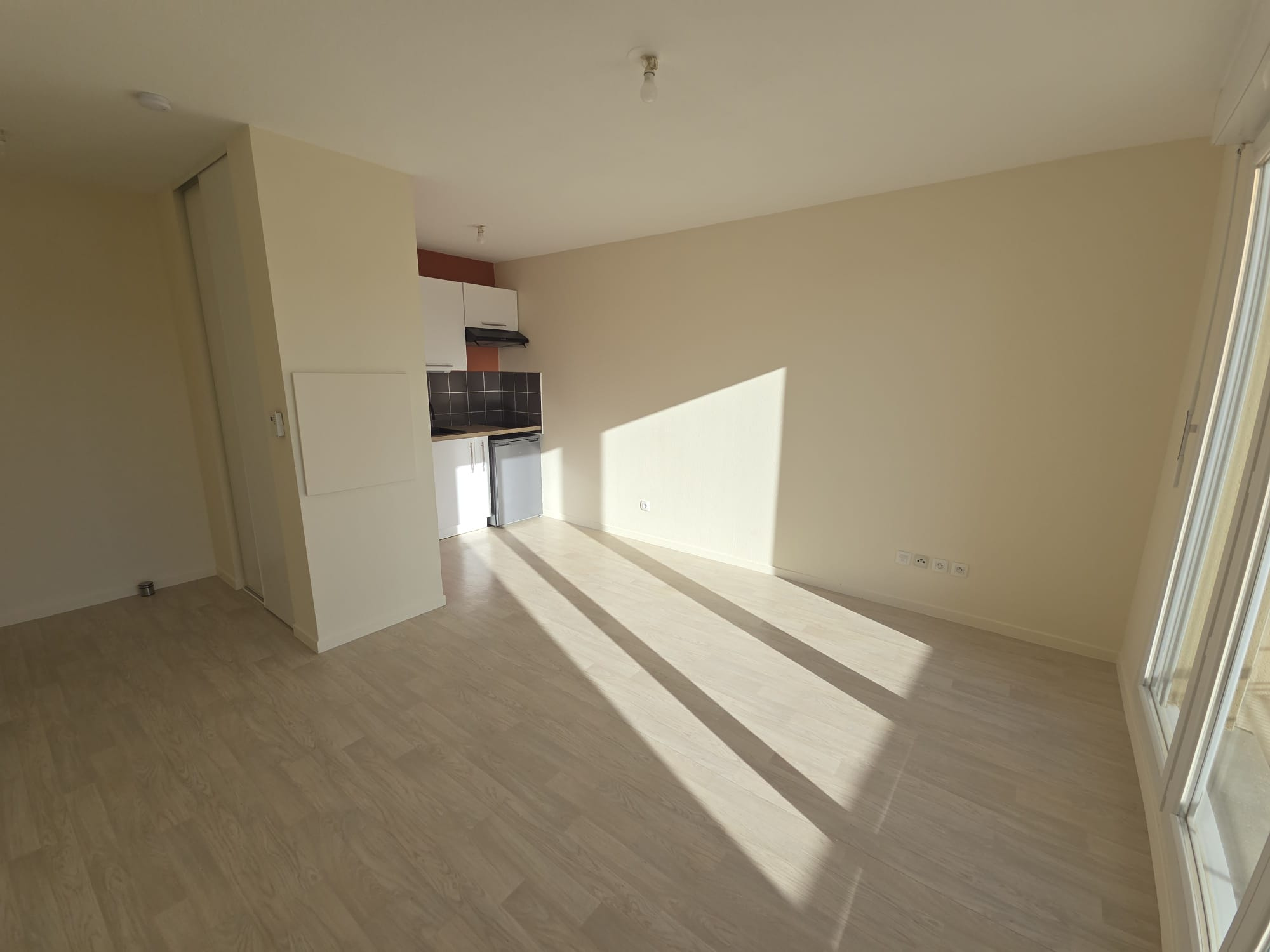 T2  renové de 41m2 avec 2 parkings à Castelginest