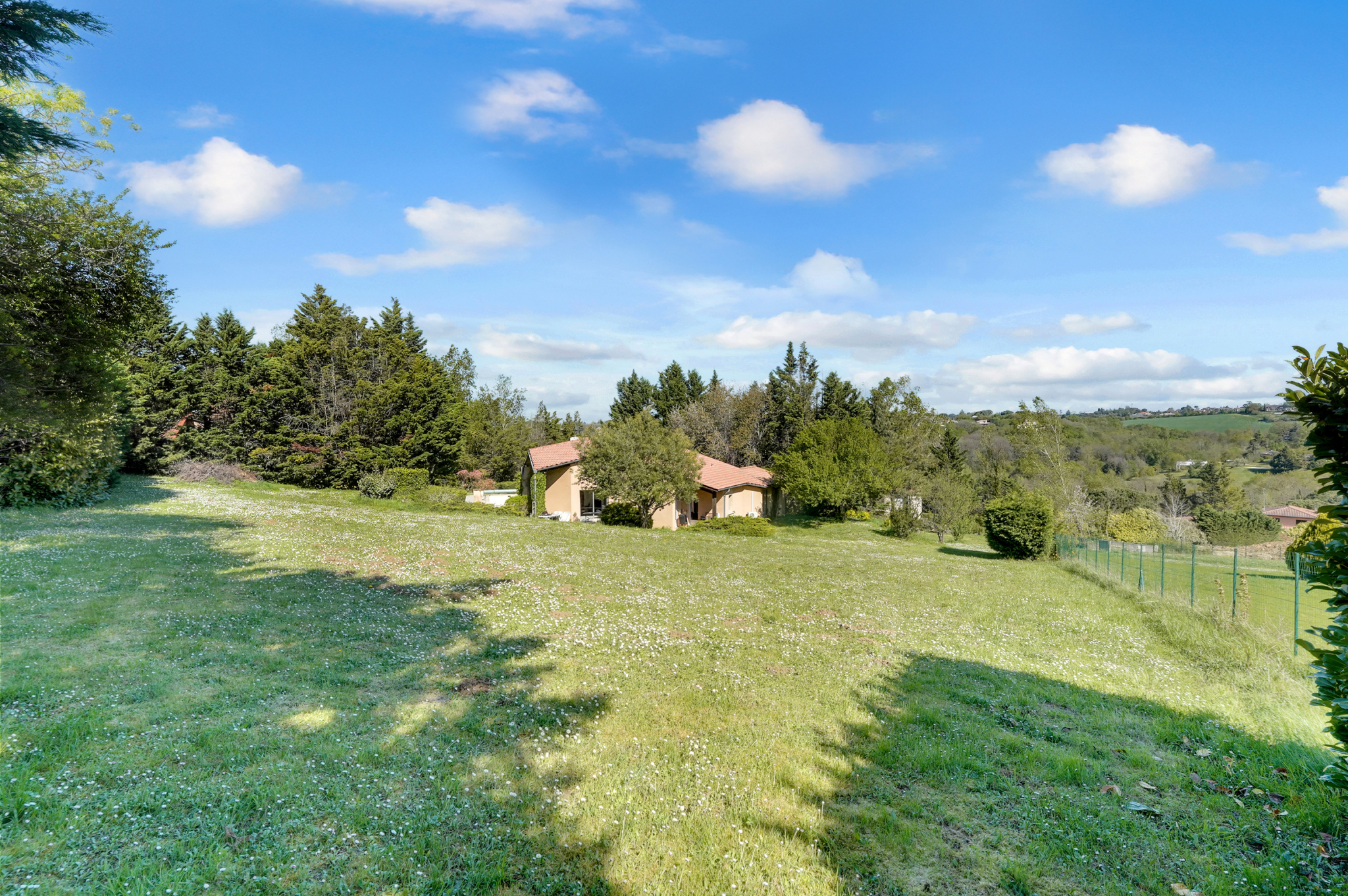 Terrain constructible avec vue de 1500m2 à Vigoulet Auzil !